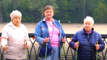 Ко Дню пожилых людей в Гомеле прошли соревнования по скандинавской ходьбе (видео)