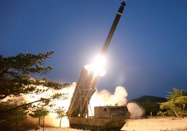 Выпущенная КНДР баллистическая ракета пролетела над Японией